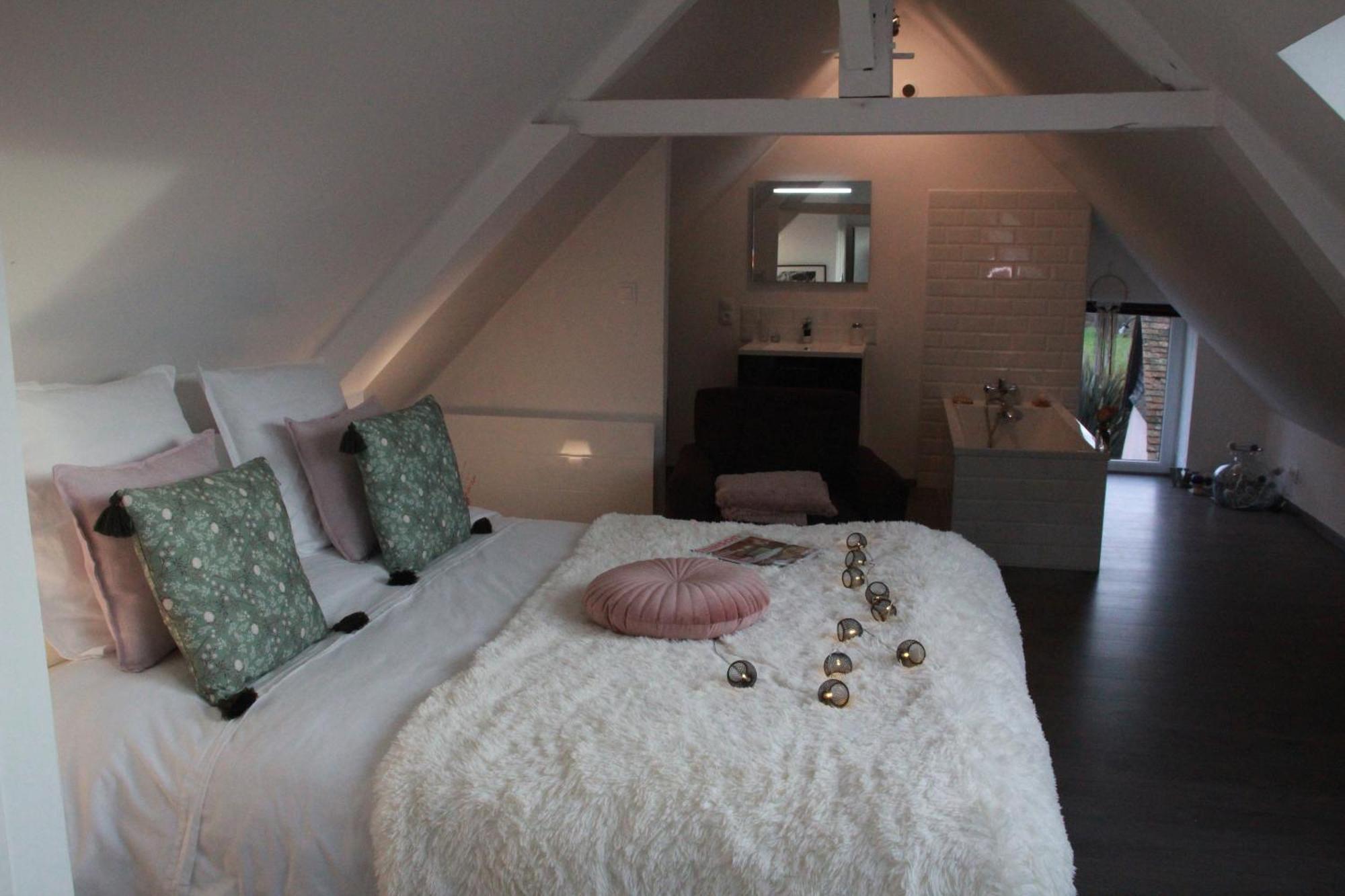 ลา กาตินิแยร์ Bed & Breakfast อาร์นาจ ภายนอก รูปภาพ